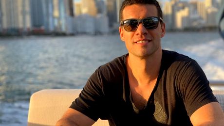 Se iubește cu prietena fiului său decedat. E o diferență de 23 de ani între fostul căpitan al naționalei Germaniei și actuala sa parteneră