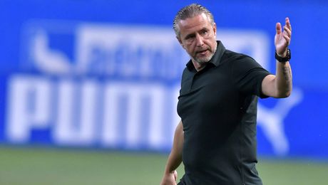 Reghecampf, eșec dureros în preliminariile Conference League. Neftchi Baku a fost dominată copios la debutul românului