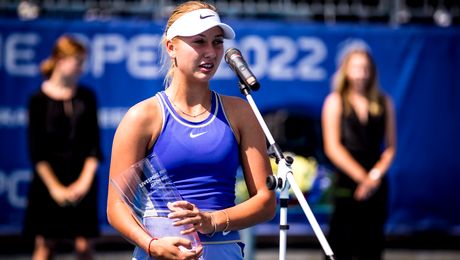 WTA a sancționat-o pe rusoaica Potapova că a purtat un tricou cu Spartak Moscova la Indian Wells