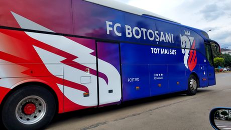 Accident grav în care a fost implicat autocarul echipei FC Botoșani. Două persoane sunt rănite
