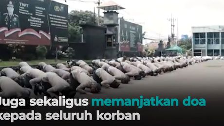 VIDEO. Cutremurătorul moment în care morții au fost omagiați cu un gest unic. Drama de pe stadionul din Indonezia, din nou în atenția lumii