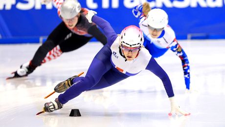 Triplă campioană mondială vinde poze în care apare dezbrăcată pentru a participa la Jocurile Olimpice