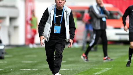 Hagi își strigă disperarea în fața oamenilor cu bani din România. „Regele” cere investiții la Farul