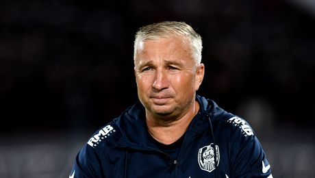 Dan Petrescu decimează lotul CFR-ului. Antrenorul e gata să renunțe la patru fotbaliști în viitorul apropiat