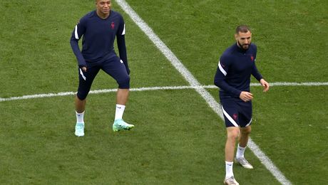 Imaginea care o să rămână în istorie! Cum a reacționat Mbappe după ce Harry Kane a ratat lovitura de la 11 metri