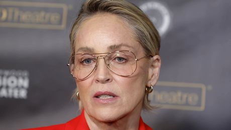 Dezvăluiri incredibile făcute de Sharon Stone. Cât a câștigat pentru Basic Instinct: suma e cu mult mai mică decât cea câștigată de Michael Douglas