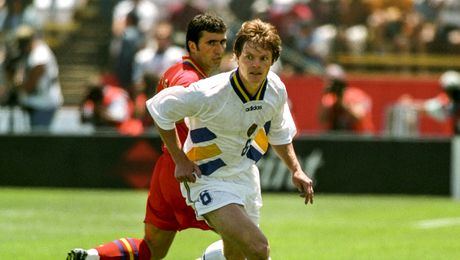 Scene cutremurătoare după meciul istoric al României: „Imaginile erau îngrozitoare. Hagi se certa singur, Petrescu își dădea pumni în cap”