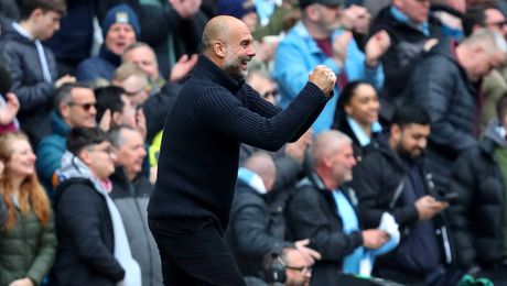 RAZNiola! :) Pep s-a dezlănțuit după gol și n-a mai ținut cont că era lângă jucătorii lui Liverpool. Ce a făcut în fața lui Tsimikas și Arthur