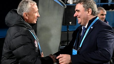 „Nu mă întrebați, că nu mă pricep. Vă rog, nu mă pricep deloc”. Hagi i-a făcut pe reporteri să râdă. Ce a spus după victoria uriașă cu CFR