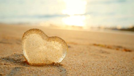 Culmea desfrâului: „Insula Iubirii” cu relații în 3. Cine a dat ideea show-ului realizat în premieră mondială