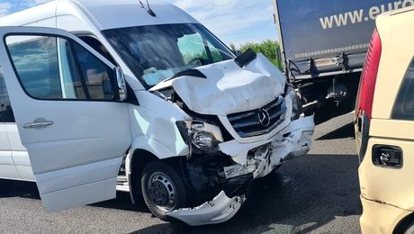 Accident groaznic suferit de o echipă de fotbal din România. Mai mulți jucători au ajuns la spital