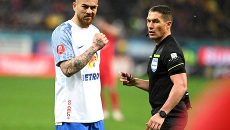 Ce a spus Marius Șumudică după ce Alibec a fost acuzat că a luat ”roșu” intenționat