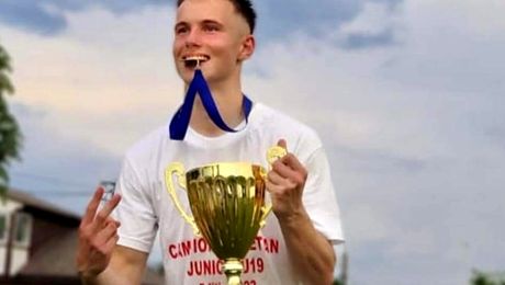 Caz cutremurător în România. Fotbalistul de 18 ani a murit după ce a sărit gardul școlii să recupereze mingea cu care juca