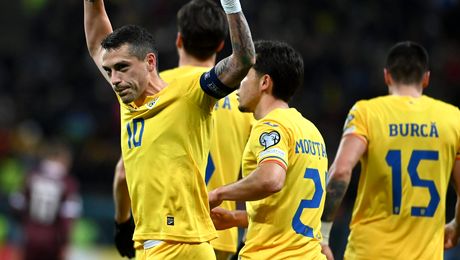 Kosovo – România. Nici Becali nu le gândea așa: „Mbappe” Coman, fundaș dreapta. Burcă, trecut mijlocaș dreapta. UEFA, varză pe tactică. :) Ce echipă a prezentat pe grafică