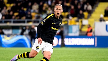 Halucinant: Jucătorul despre care se credea că va fi noul Ibrahimovic se retrage la 29 de ani. A plâns din cauza Stelei