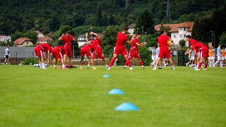 ”Aș fi șocat să-i văd în teren”. Jucătorii aduși de Dinamo în cantonament, dar care nu vor juca în amicalul cu Dinamo Kiev. Exclusiv