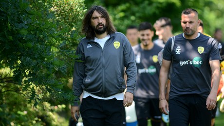 O echipă legendară din România, aproape de desființare. Antrenorul și jucătorii sunt pe picior de plecare