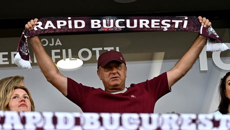 S-a rezolvat problema la Rapid. Fotbalistul adus cu bani grei poate debuta contra Craiovei