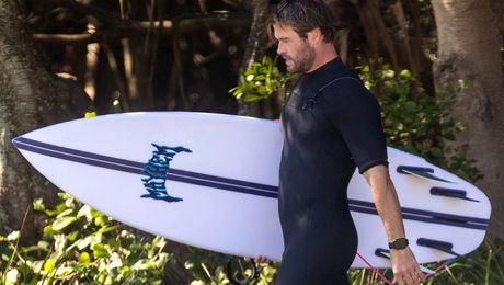 Surfer de performanță sau actor? Chris Hemsworth, detalii despre pasiunea lui deloc ascunsă: Cum a fost surprins în Australia