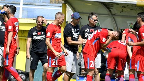 A antrenat la FCSB, iar azi s-a despărțit surprinzător de echipa pe care o pregătea în Europa