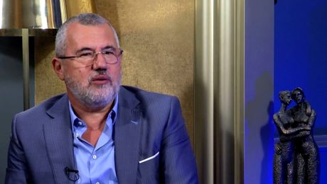 După ce a lăudat Dacia, „Regele Cazinourilor” îi face praf pe șoferii de BMW: „Toate conservele obosite”! Sorin Constantinescu, replică dură pe net