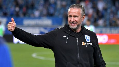 Haosul e tot mai mare în telenovela Reghecampf! Craiova, anunț oficial. Rămâne antrenor în acte la CSU, deși e la mii de kilometri distanță