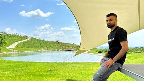 Fotbalistul dat afară de la FCSB a mai primit o șansă. ”Am dus o viață foarte grea. La 13 ani am plecat de acasă”. Din ce a câștigat primii bani și ce a făcut cu ei