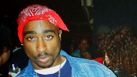 Bombă mondială. Omul care a cerut asasinarea lui Tupac a fost arestat la 27 de ani de la moartea rapperului. E incredibil cum s-a dat de gol