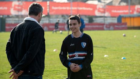 PRO TV i-a împlinit visul unui elev de 14 ani, pasionat de fotbal. Decizia luată într-o emisiune de maximă audiență