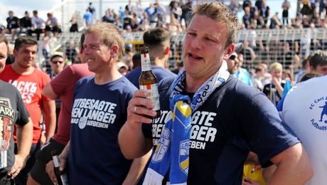 Anunț important despre bere: Se scumpește băutura preferată a suporterilor care văd meciurile la terasă