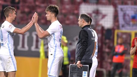 Acum 2 ani, Ilie Dumitrescu îi cerea lui Becali să-l bage în primul 11 al FCSB. Gigi l-a folosit în 10 meciuri și se declara impresionat. Unde a ajuns acum să joace