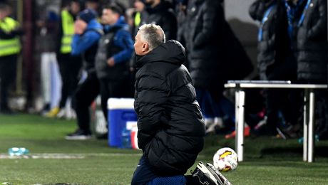 După ce și-a înjurat secunzii, Dan Petrescu a criticat și arbitrajul. Totul a pornit de la un cartonaș roșu