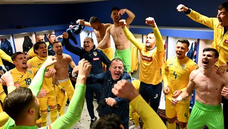 „Vrei să te bulesc?” :)) Burcă și Rațiu au făcut LIVE pe net din vestiarul României imediat după meciul cu Israel! Video