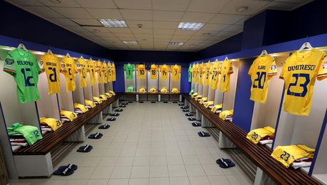 Naționala României a intrat în febra marelui duel cu Israel. Primele imagini din vestiarul echipei lui Edi Iordănescu. Video & Foto