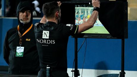 Răsuflă ușurați că nu au avut probleme. Cum a încercat FRF să spele rușinea, după ce sistemul VAR s-a stricat la Sepsi-Rapid