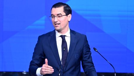 „Trecutul întunecat al lui Răzvan Burleanu”. Șeful FRF, sub lupa jurnaliștilor, după ce s-a aflat că ar putea să candideze la conducerea UEFA