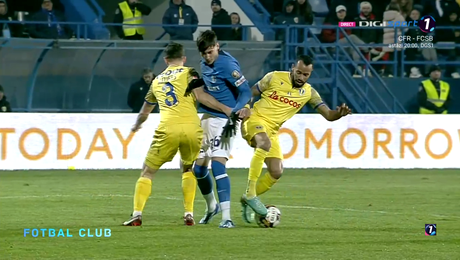 Simulare penibilă a lui Mazilu! S-a făcut de râs în finalul meciului cu Petrolul. Ilie Dumitrescu s-a enervat în direct, în dialog cu Radu Naum: „Ce faci, transformi asta într-un caz?”