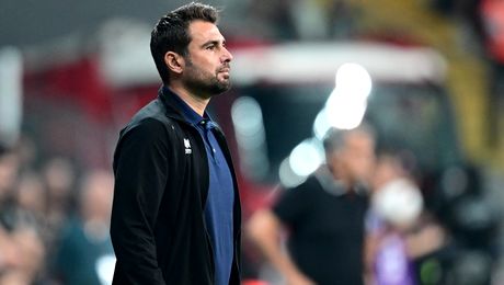 „Echipa are nevoie de un fotbalist ca Mutu, nu de antrenorul Mutu!”. „Briliantul”, distrus în presa din Azerbaijan