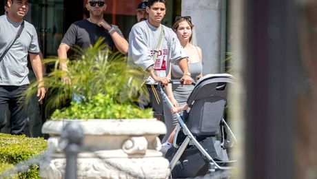 A anunțat că divorțează la doar câteva ore după ce soția lui a născut! Îl are pe Mayweather ca mentor, dar în viața privată nu-i merge prea bine