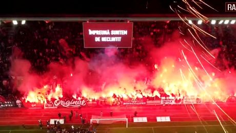 A început „Revelionul” în Giulești! Focuri de artificii și zeci de torțe. Imagini de colecție cu sărbătoarea Rapidului, după victoria cu Dinamo. Foto