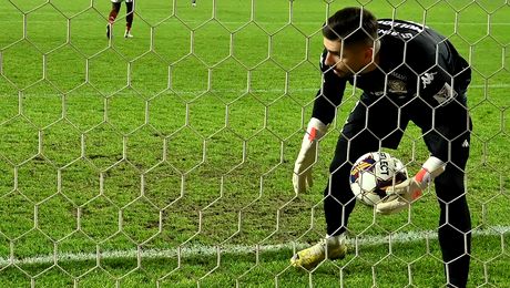 Horațiu Moldovan, meci de coșmar în duelul cu FCU Craiova. „Pe primul îl lua și Oblak”. Foto & Video