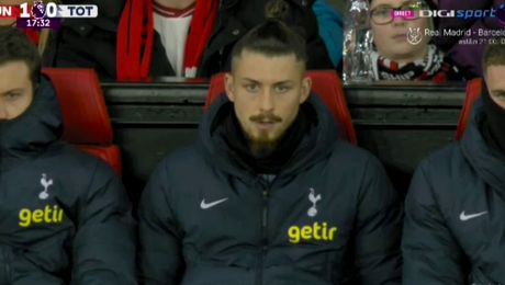 Cum a fost surprins Radu Drăgușin în timpul meciului Manchester United – Tottenham. Impresarul Florin Manea a dezvăluit de ce nu a fost folosit din primul minut