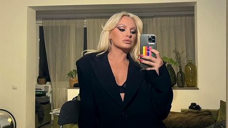 Ținuta în care Alexandra Stan a intrat în anul 2024! Fosta lui Pușcaș, într-o rochie transparentă pe sub care nu purta nimic