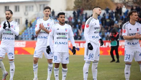 Un jucător de la FC Botoșani a fost „măcelărit” în direct: „Dacă gândea, nu intra aşa!”