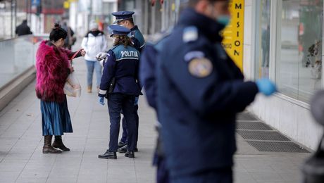 Ce s-a întâmplat cu bucureșteanul care a sunat la 112 și a comandat o pizza. Polițiștii l-au găsit pe o stradă din sectorul 6