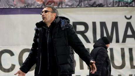 Anunțau obiective uriașe, dar se zbat să mai existe. Situație gravă la o mare echipă a României: “Ne antrenăm pe islaz”