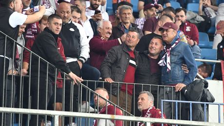 A fost în autocar cu Șucu și a intrat în direct să ceară ca Bergodi să fie dat afară! “Nimeni nu mai vorbește, e tristețe mare”