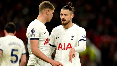 Radu Drăgușin, out din primul 11 al lui Tottenham? Ce se întâmplă cu rivalul său direct pentru postul de titular