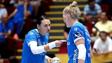 S-a încheiat duelul românesc din Champions League, dintre CSM București și Gloria Bistrița! Echipa care a fost eliminată. Ce miză are Cristina Neagu