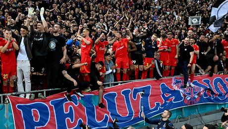 Prime uriașe pentru jucătorii FCSB dacă intră în Champions League. Becali a dezvăluit totul în direct. Bonusul lui Chiricheș e nemaiîntâlnit